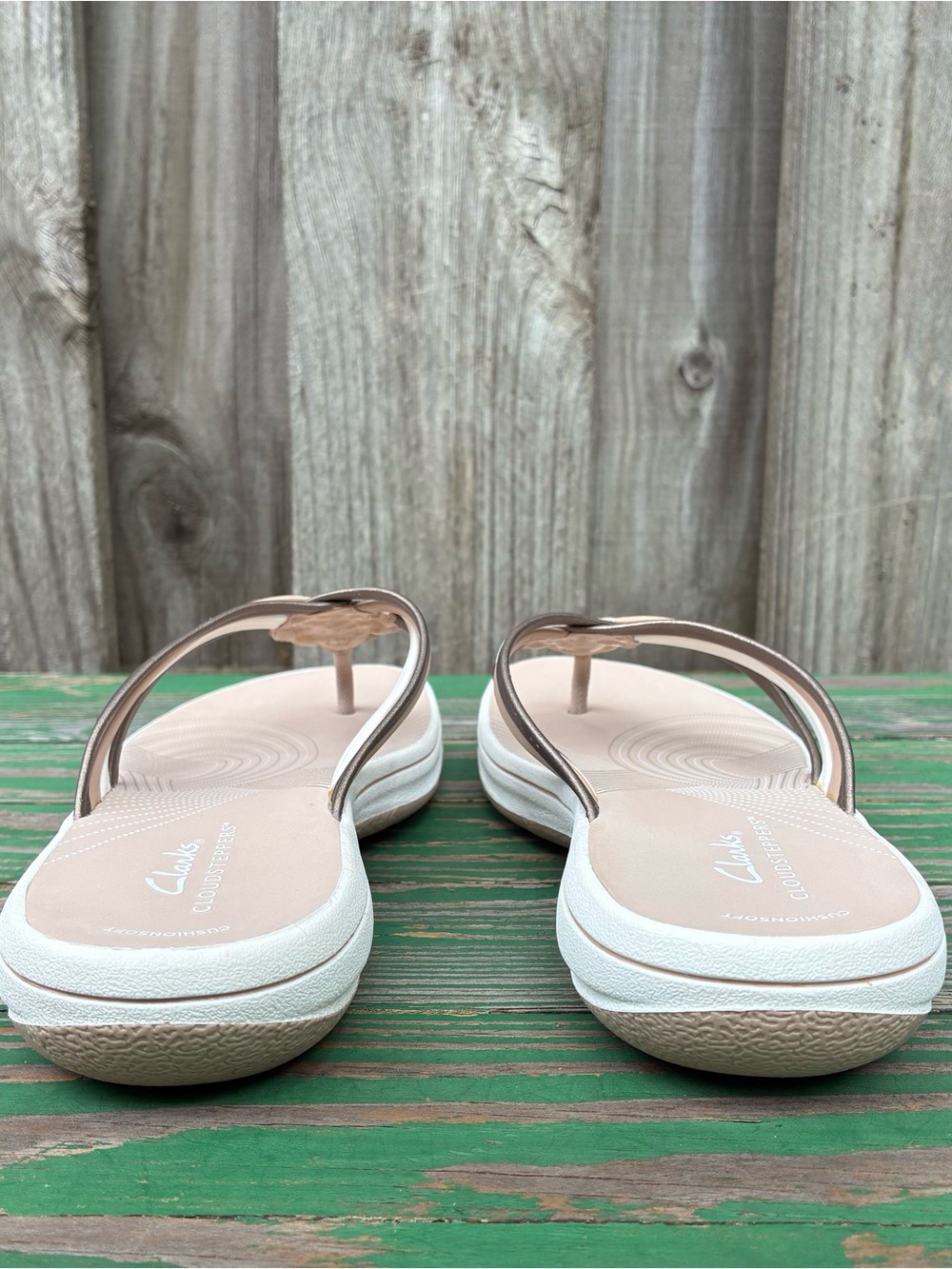 Clarks CloudSteppers Breeze Coral Sandals Sz 7 Slippers Flip Flop - Picture 8 of 11